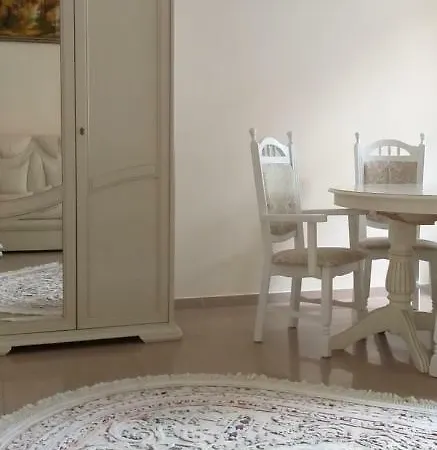 Hostel Кремовый Номер